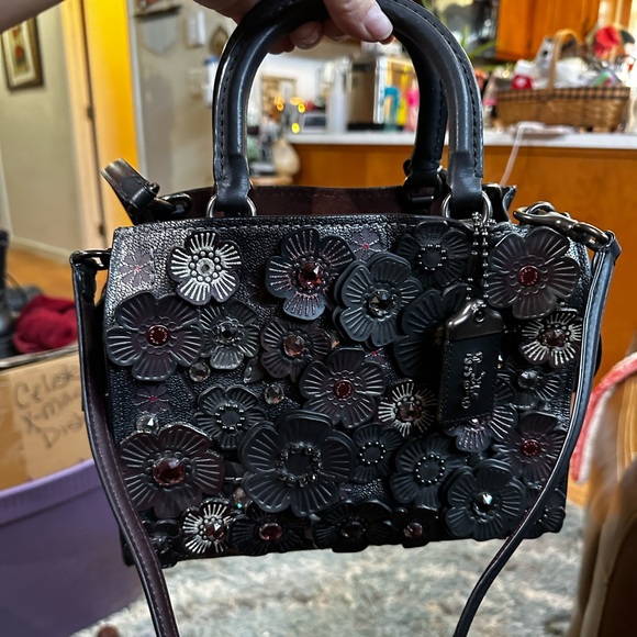 Coach Tea Rose Rouge 25 - Picture 17 of 17